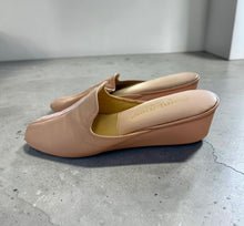 Load image into Gallery viewer, Vintage 70’s Slippers Mule Size 7