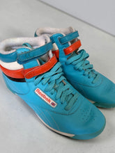 Load image into Gallery viewer, Vintage 80’s Reebok Freestyle High Top Size 7