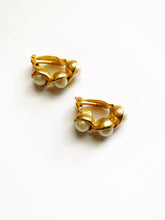 Load image into Gallery viewer, Vintage Earrings