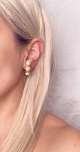 Load image into Gallery viewer, Vintage Earrings