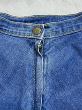 Load image into Gallery viewer, Vintage Late 90’s Mini Skirt
