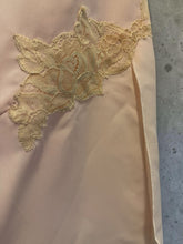 Load image into Gallery viewer, Vintage Jones Rope
