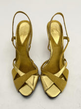 Load image into Gallery viewer, Vintage BCBG Gold Heels
