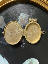 Load image into Gallery viewer, Vintage French Cameo Pendant

