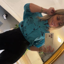 Load image into Gallery viewer, Vintage 80’s Blouse
