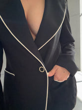 Load image into Gallery viewer, Vintage 90’s Blazer
