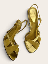 Load image into Gallery viewer, Vintage BCBG Gold Heels
