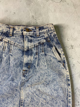Load image into Gallery viewer, Vintage 80’s Acid-Wash Pencil Skirt XS
