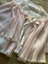 Load image into Gallery viewer, Vintage 1950’s Bed Jacket
