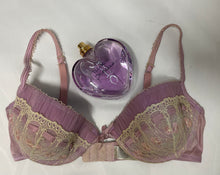 Load image into Gallery viewer, Delicates Vintage Bra
