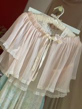Load image into Gallery viewer, Vintage 1950’s Bed Jacket
