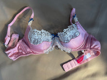 Load image into Gallery viewer, Vintage Precious Bra

