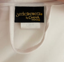 Load image into Gallery viewer, Vintage Robe
