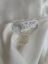 Load image into Gallery viewer, Vintage Lingerie Slip
