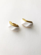 Load image into Gallery viewer, Vintage Golden and White Earrings
