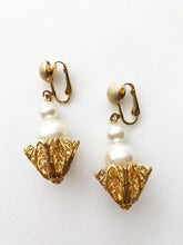 Load image into Gallery viewer, Vintage Pearl Drops
