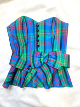 Load image into Gallery viewer, Perfect for Christmas Vintage 90’s Top
