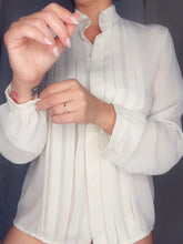 Load image into Gallery viewer, Vintage Light Cream Blouse
