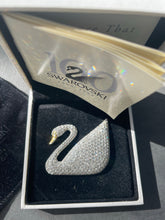 Load image into Gallery viewer, Vintage PreLoved Swarovski Brooch
