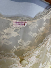 Load image into Gallery viewer, Vintage Late 70’s Robe
