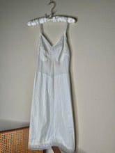 Load image into Gallery viewer, Lovely Detailed 60’s Slip
