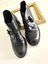 Load image into Gallery viewer, Vintage Oxford Heels Loafers
