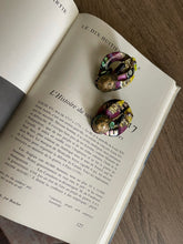 Load image into Gallery viewer, Vintage Clip On Earrings
