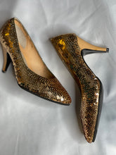 Load image into Gallery viewer, Vintage Sequin Gold Heels
