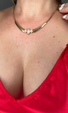Load image into Gallery viewer, Vintage Avon Gold Tone Necklace
