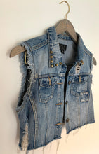 Load image into Gallery viewer, Sleeveless Short Denim Vest Jacket
