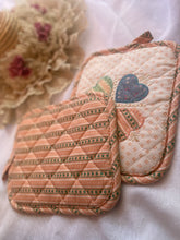 Load image into Gallery viewer, Shabby Chic Vintage Holders
