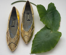 Load image into Gallery viewer, J. Renee Vintage Gold Flats
