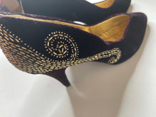 Load image into Gallery viewer, Vintage Kittens Heels
