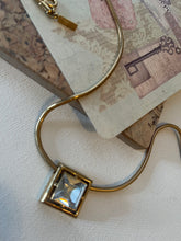 Load image into Gallery viewer, Vintage AVON Necklace
