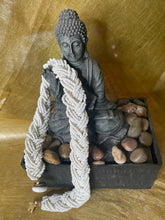 Load image into Gallery viewer, Vintage White Beads Necklace/Choker
