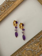 Load image into Gallery viewer, Vintage Purple Dandle Clíp-On Earrings
