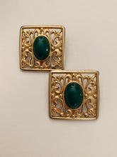 Load image into Gallery viewer, Beautiful Vintage Faux Gold Earrings

