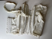 Load image into Gallery viewer, Vintage and Delicate 70’s Bustier
