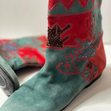 Load image into Gallery viewer, Vintage Late 70’s Bohemian Booties
