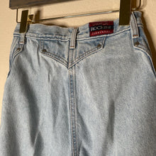 Load image into Gallery viewer, Vintage High Waist Jeans
