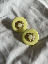 Load image into Gallery viewer, Vintage Clip On Earrings
