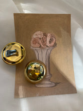 Load image into Gallery viewer, Vintage Clip On Earrings
