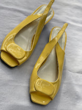 Load image into Gallery viewer, Vintage Shoes
