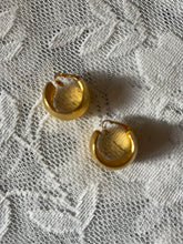Load image into Gallery viewer, Vintage AVON Earrings
