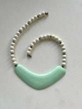 Load image into Gallery viewer, Stunning Vintage Necklace
