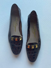 Load image into Gallery viewer, PreLoved Salvatore Ferragamo Vintage Loafers
