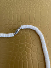 Load image into Gallery viewer, Vintage Conch Necklace
