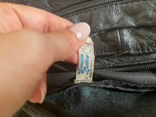 Load image into Gallery viewer, Vintage leather Belt Bag
