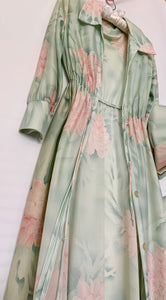 Take me to the Garden Vintage Robe