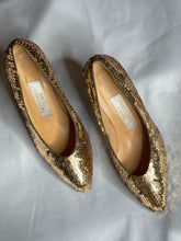 Load image into Gallery viewer, Vintage Sequin Gold Heels
